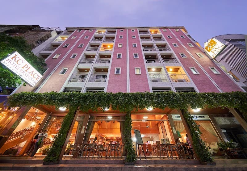 KC PLACE HOTEL PRATUNAM