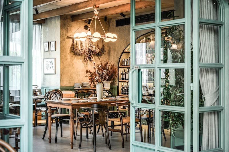 La Plante Bistro & Cafe