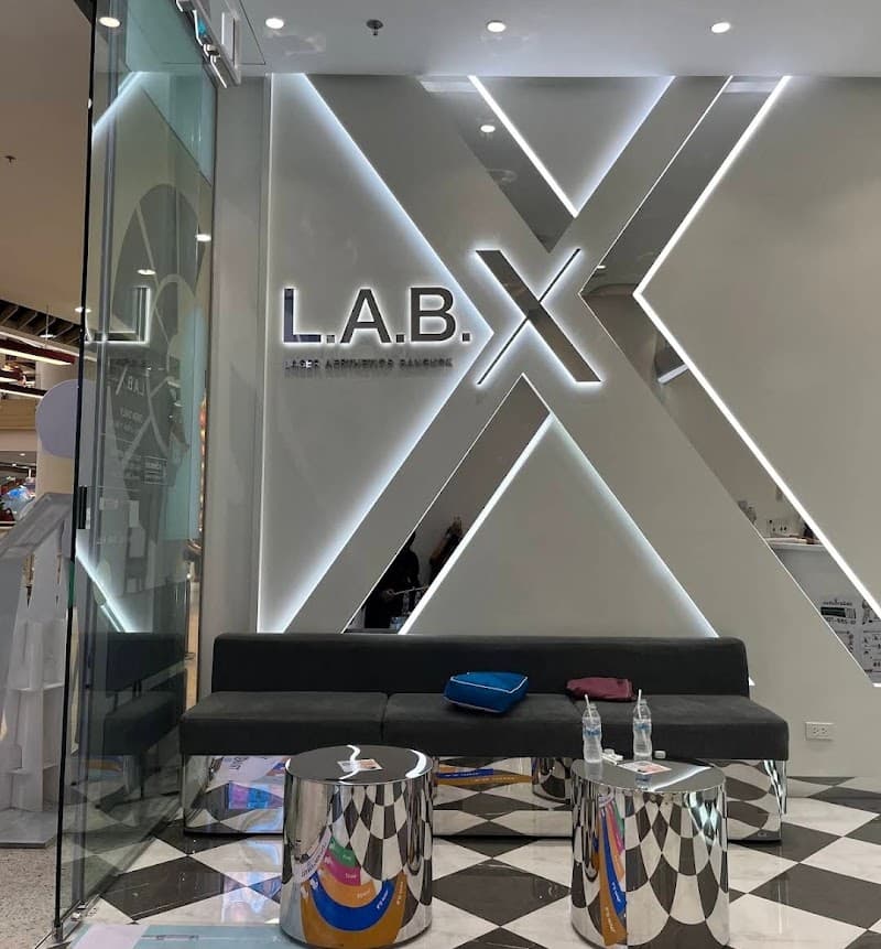 LABX Clinic สาขาเซ็นทรัลเวิลด์ (CentralwOrld) FL.5