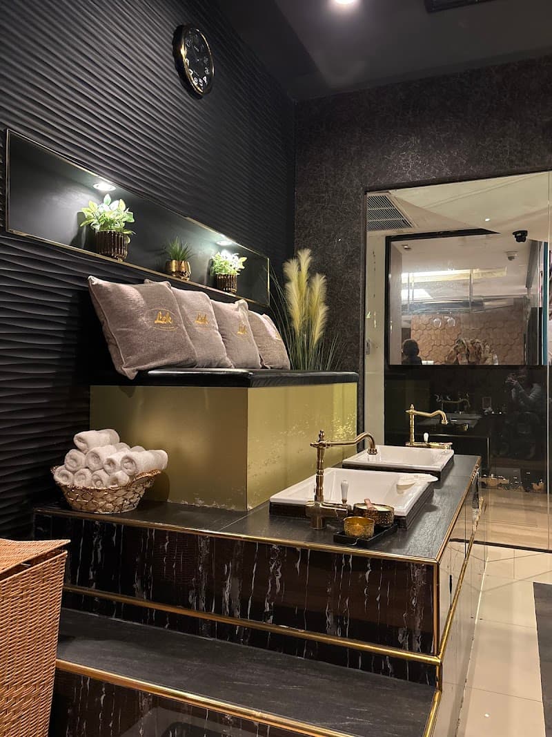 Lek Massage Bangkok - Grand 5 Hotel - Nana Soi 5