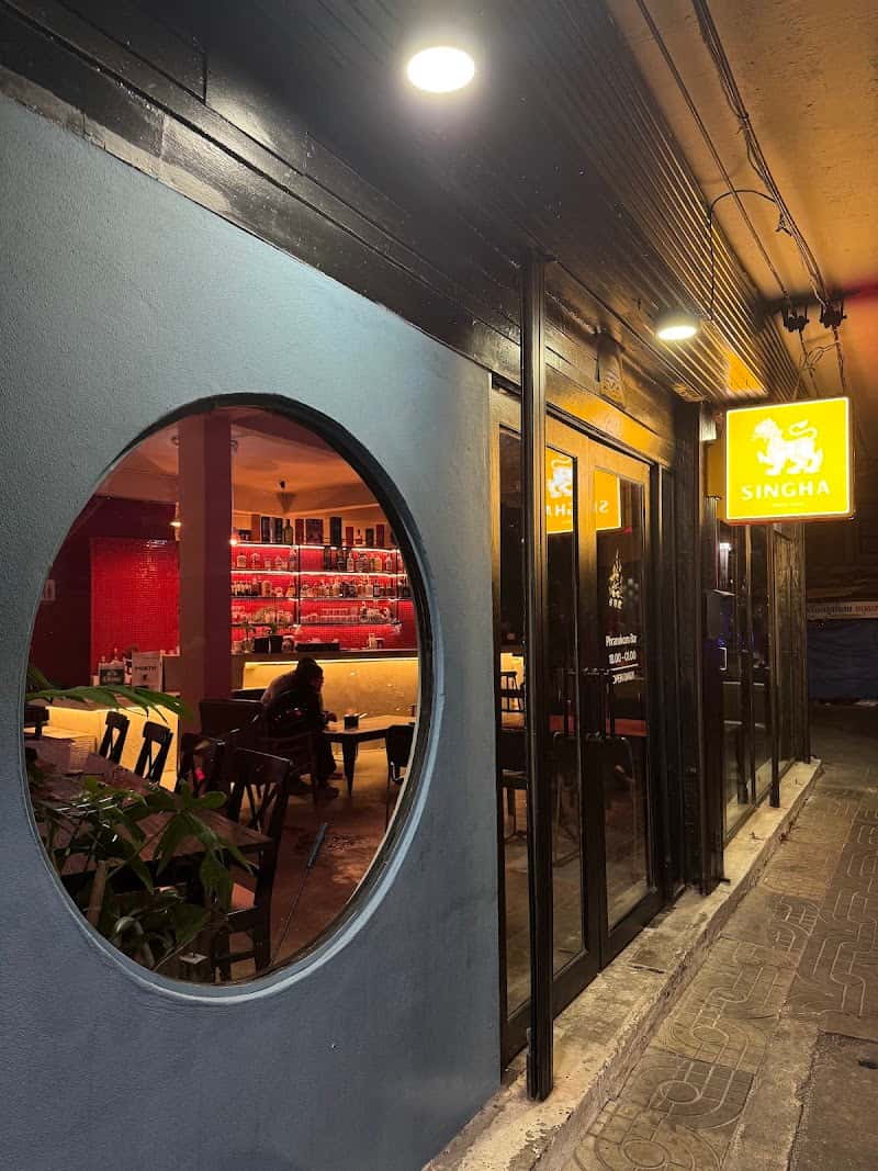 Phra Nakhon Bar & Gallery