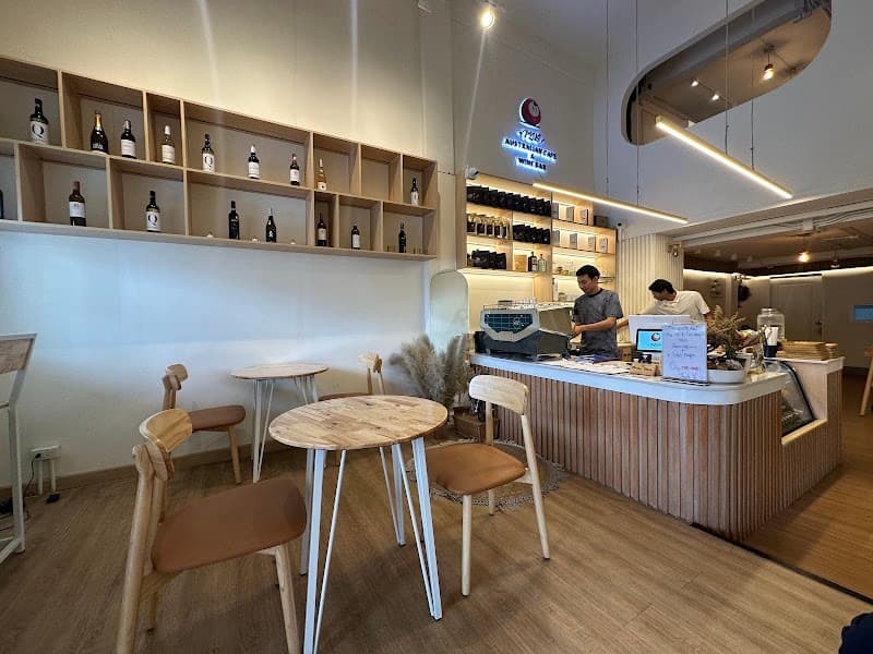 Plus Australian Cafe and Wine Bar