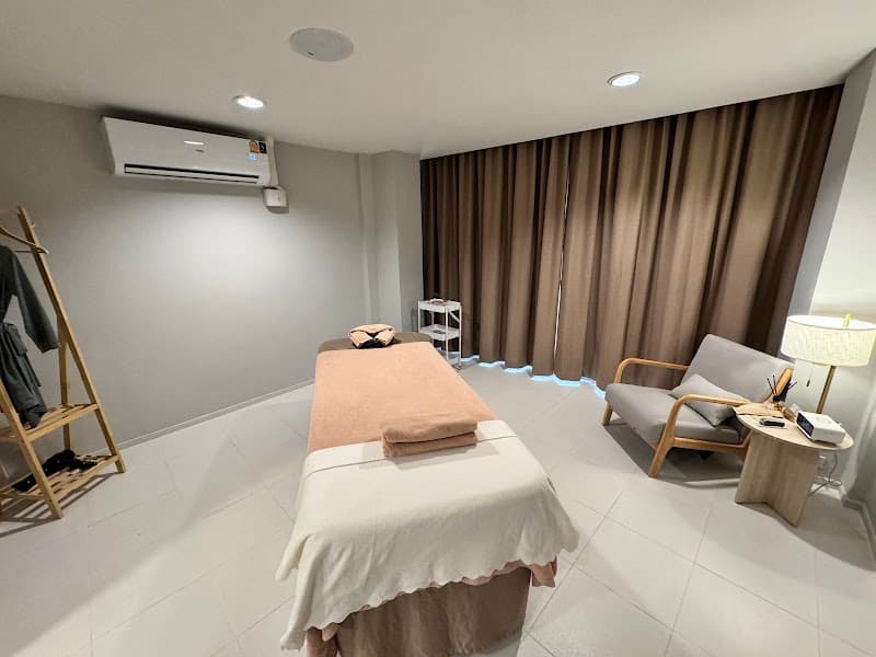 Prestige Massage Sathorn Branch
