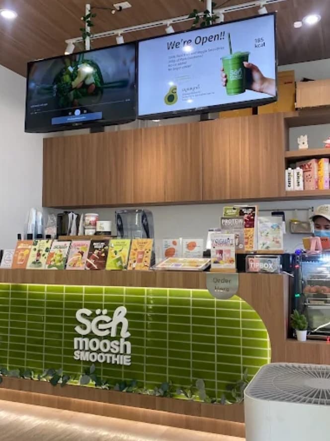 Schmoosh Smoothie & Juice bar - Habito Mall