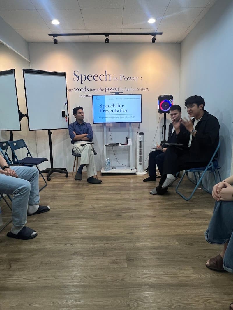 THE MODERN MELODY music studio