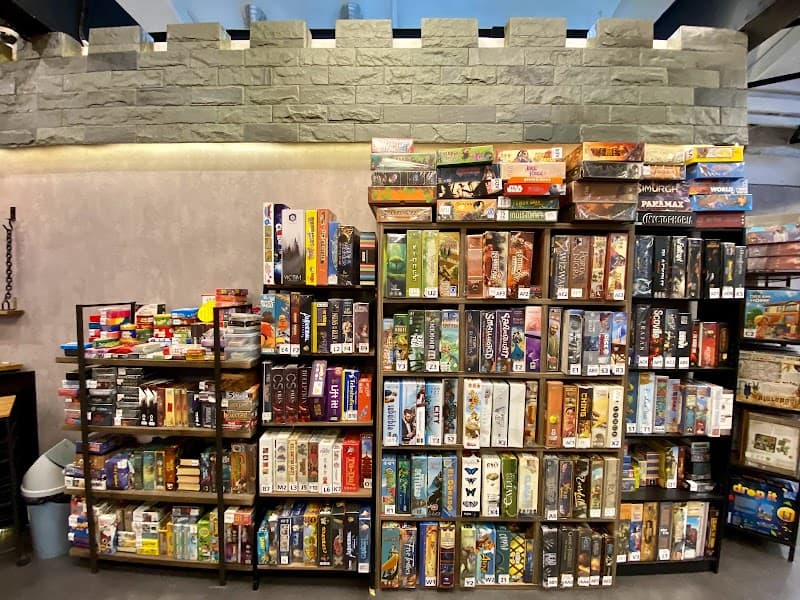 The Stronghold SIAM : Gateway to Board Games